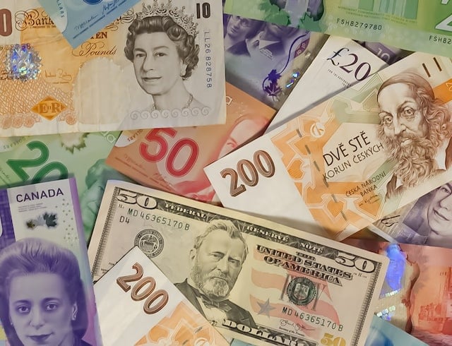 Assorted bank notes