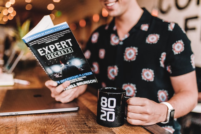 Reading to become an expert